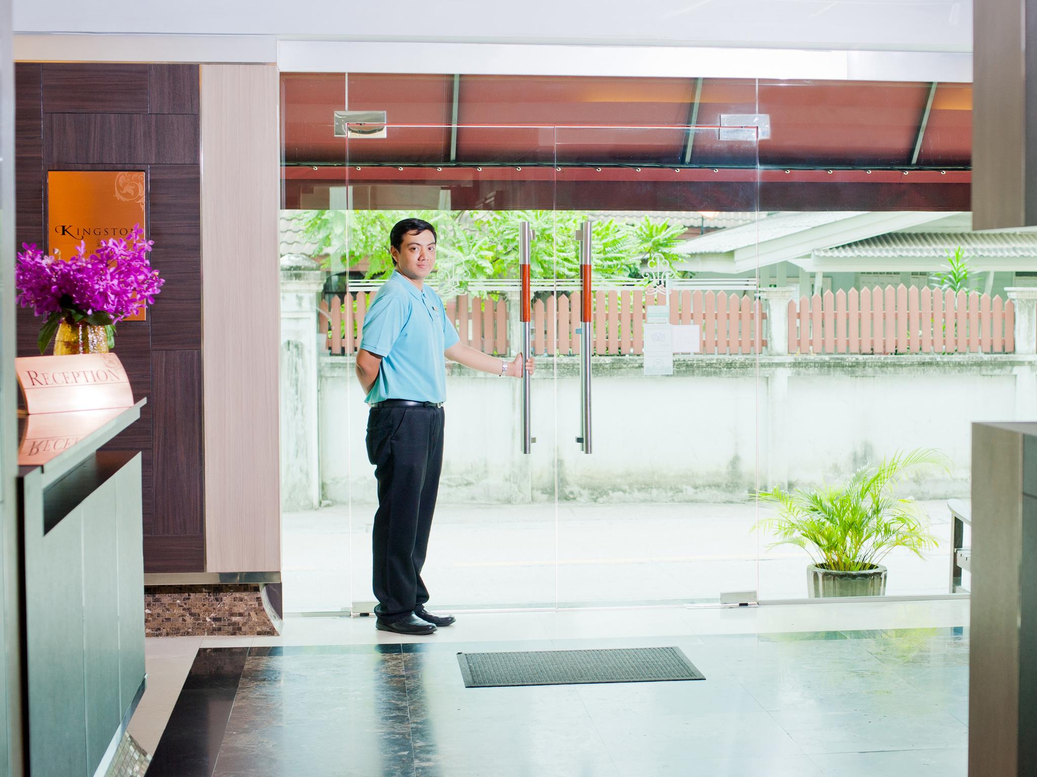 Kingston Suites Bangkok Luaran gambar