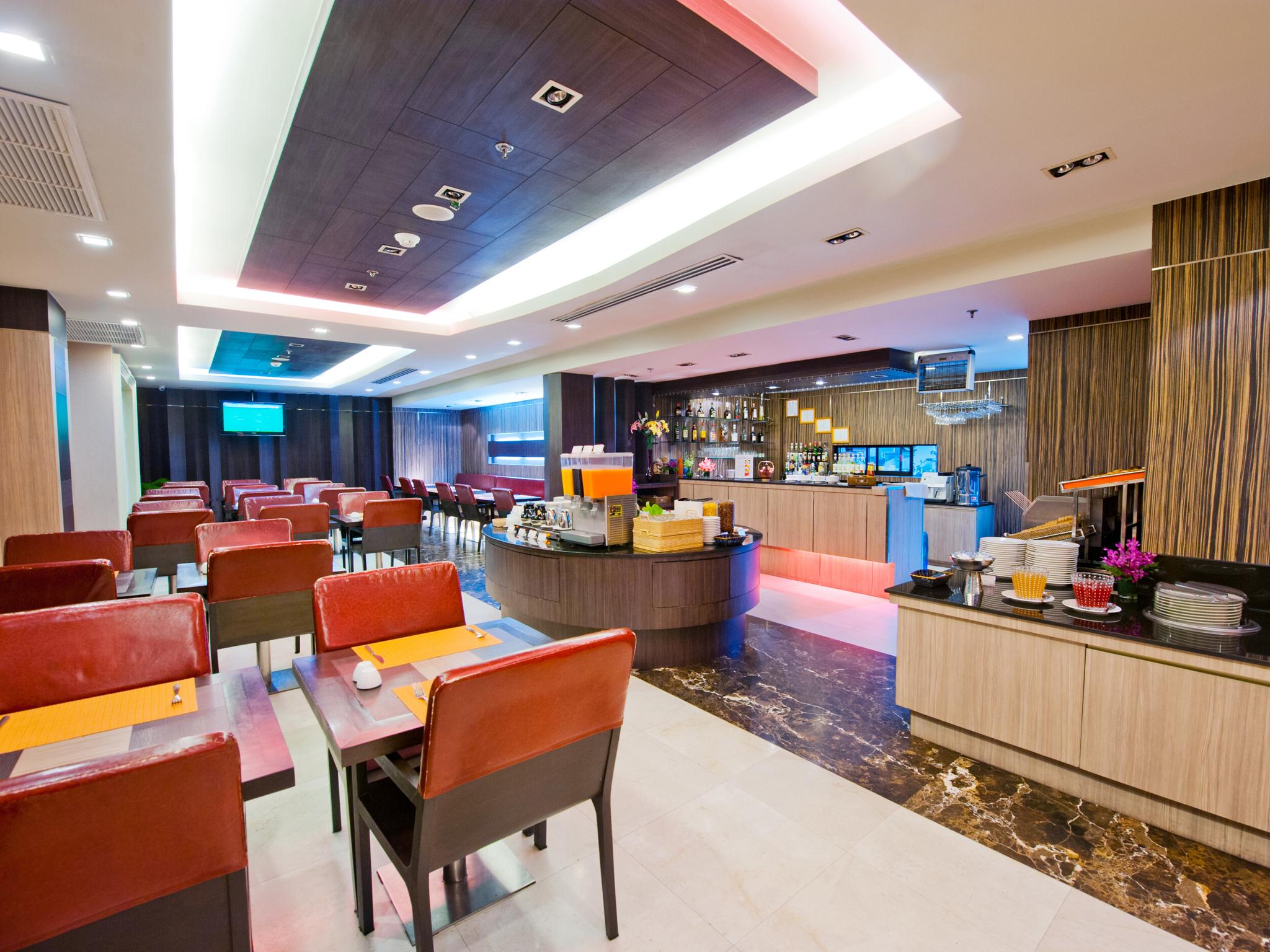 Kingston Suites Bangkok Luaran gambar